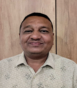 Dinesh-Nikhumbh-peon